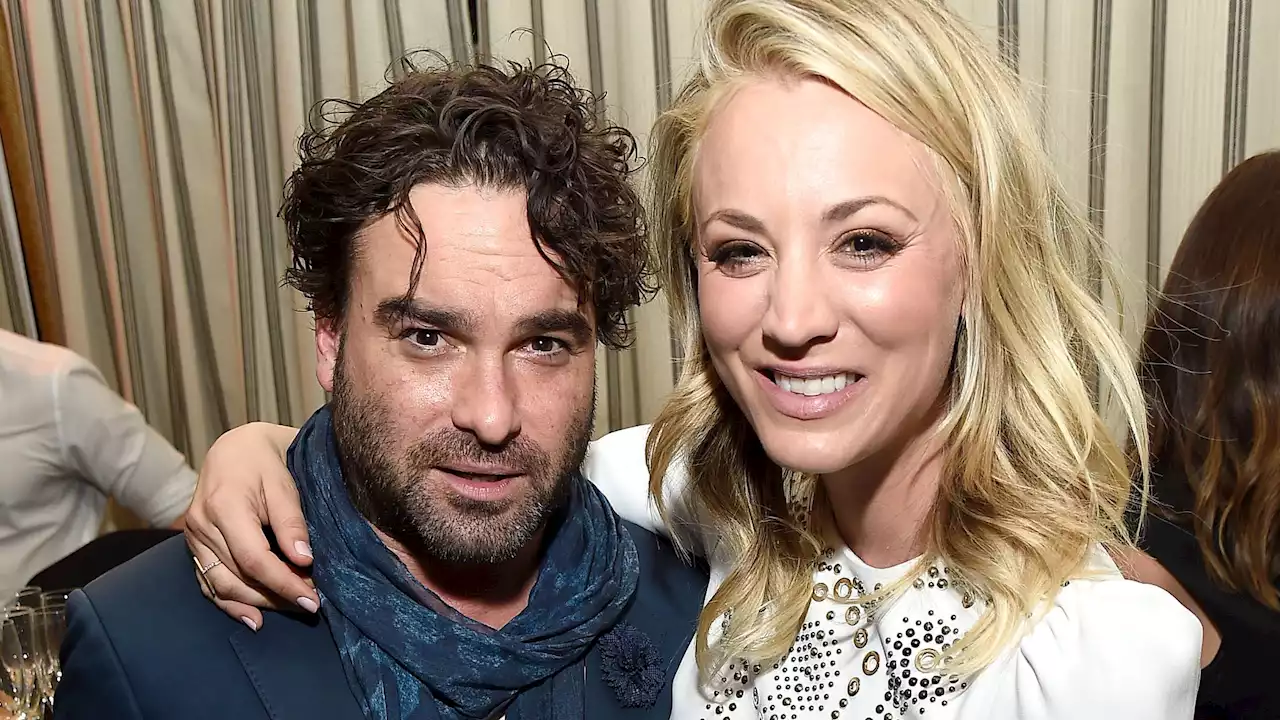 Im Aufzug: Dann funkte es bei Johnny Galecki und Kaley Cuoco