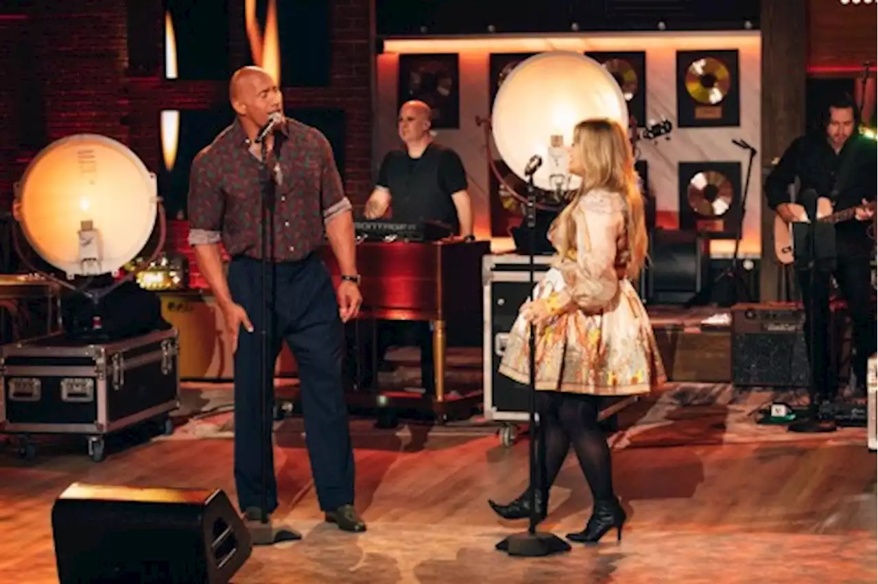 Dwayne Johnson Singing Loretta Lynn's 'Don't Come Home a Drinkin” With Kelly Clarkson? Why Not