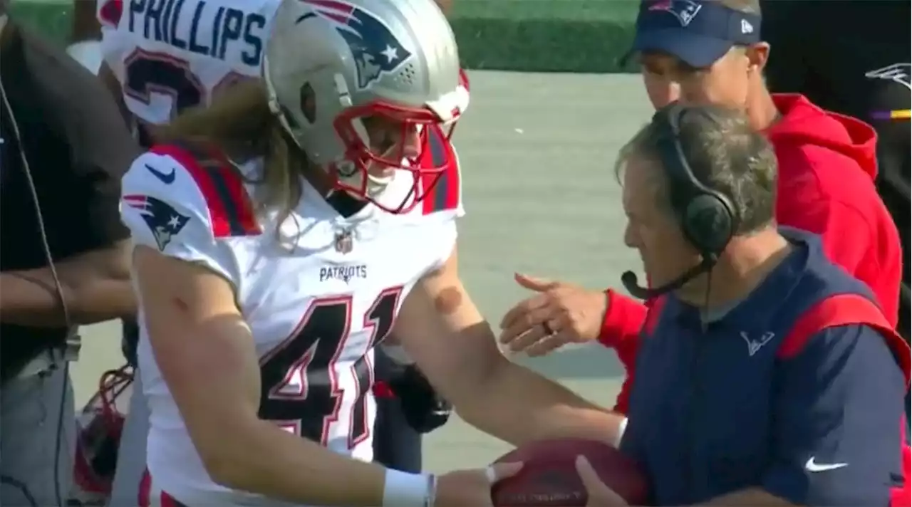 Belichick Talks Viral Moment With Patriots Rookie on Sideline