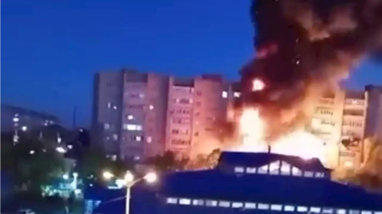 Military Plane Crash Sets Russian Apartment Building Ablaze