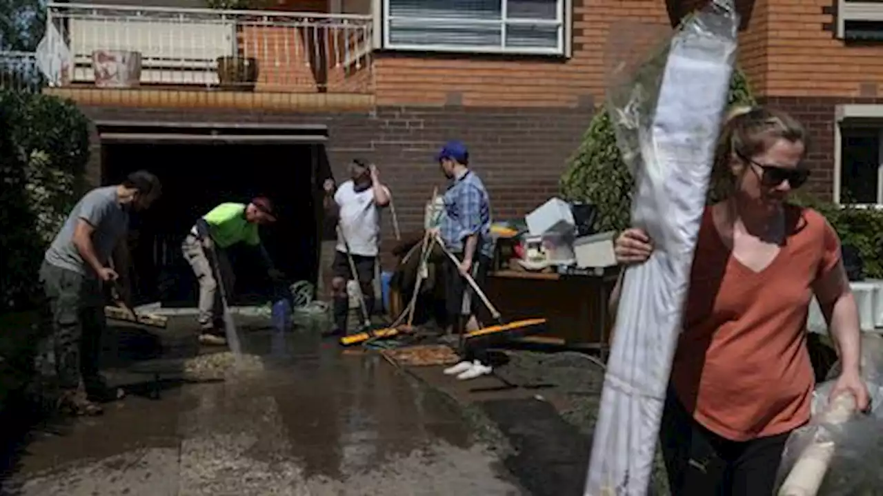 Australian floods could inundate or isolate thousands of homes