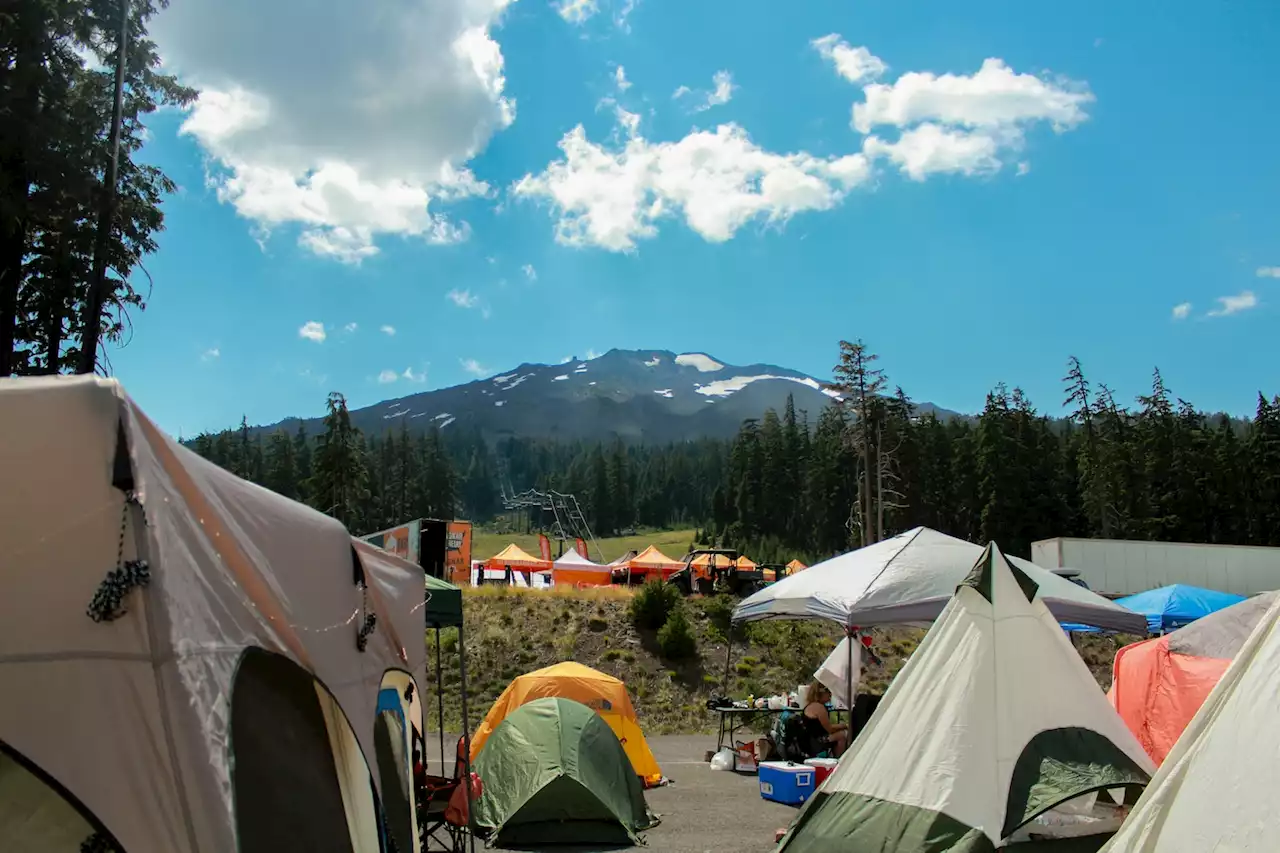 Bring toilet paper, snacks and friends: How to run a trail relay