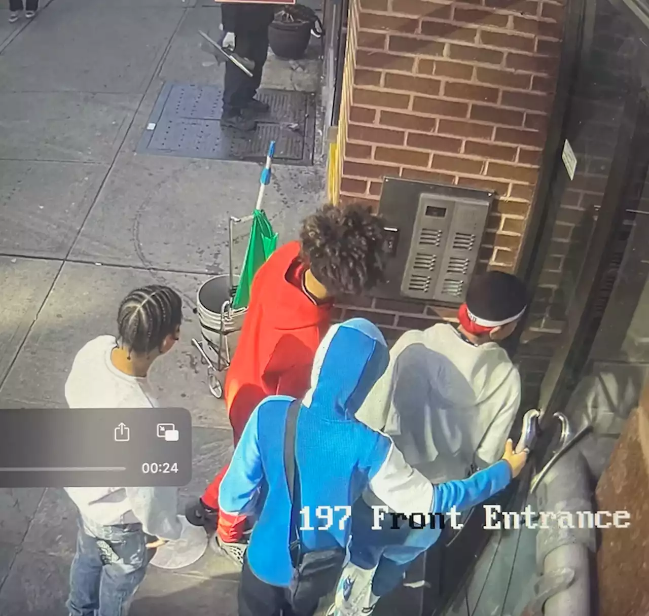 A Group of Young Thieves Are Posing as Art Students to Rob Galleries on New York's Lower East Side | Artnet News