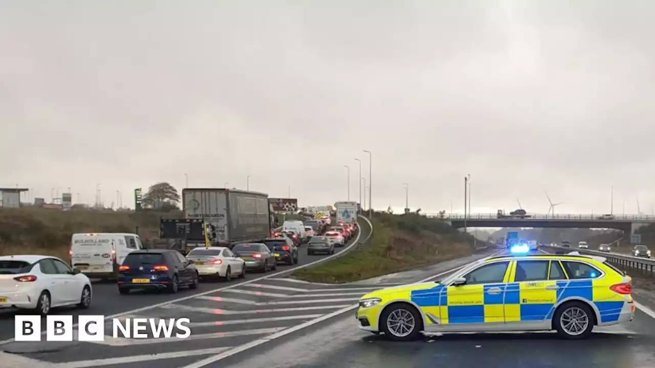 M8 closed and long delays after crash near Harthill Services