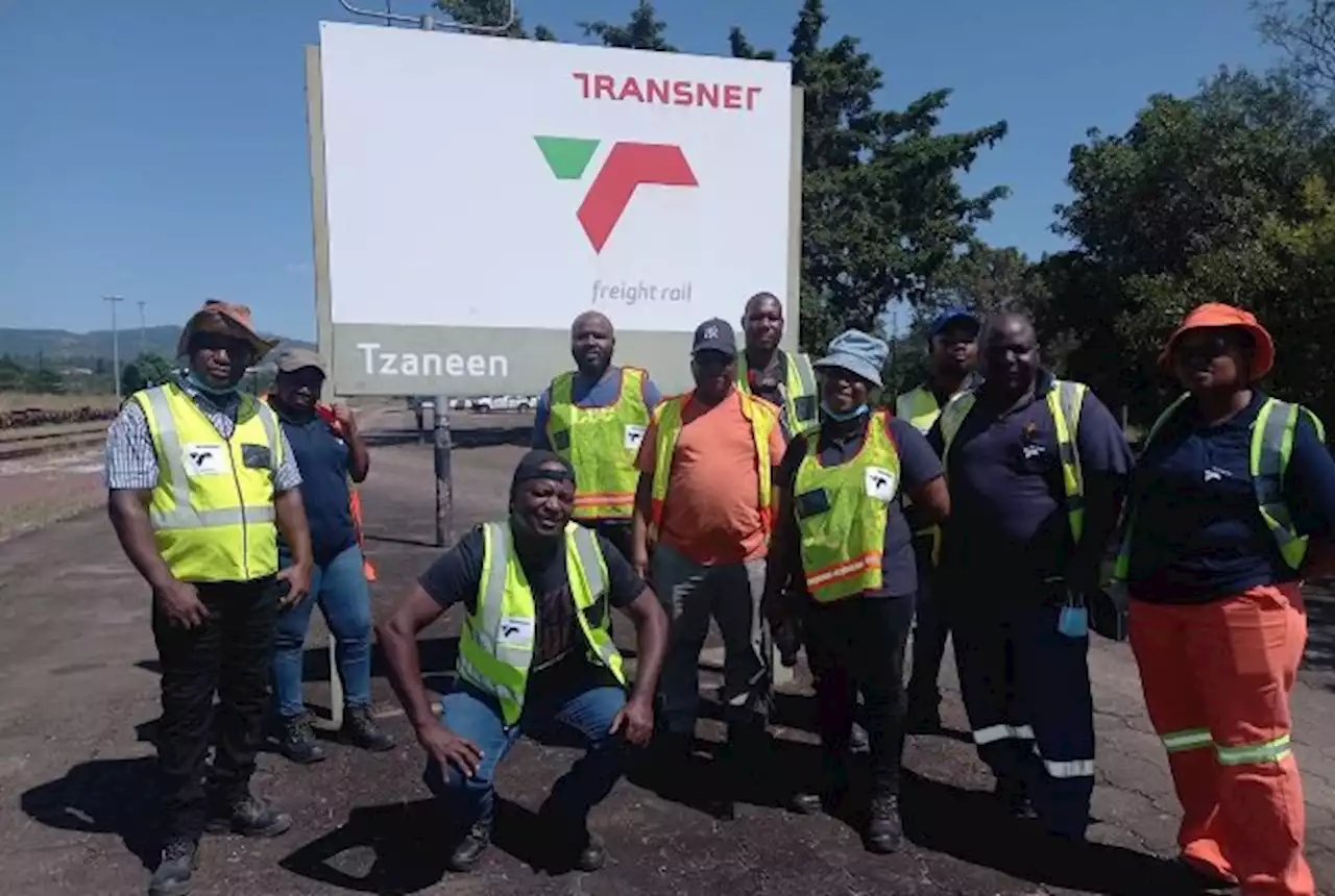 South Africa port’s smaller union vows to continue strike