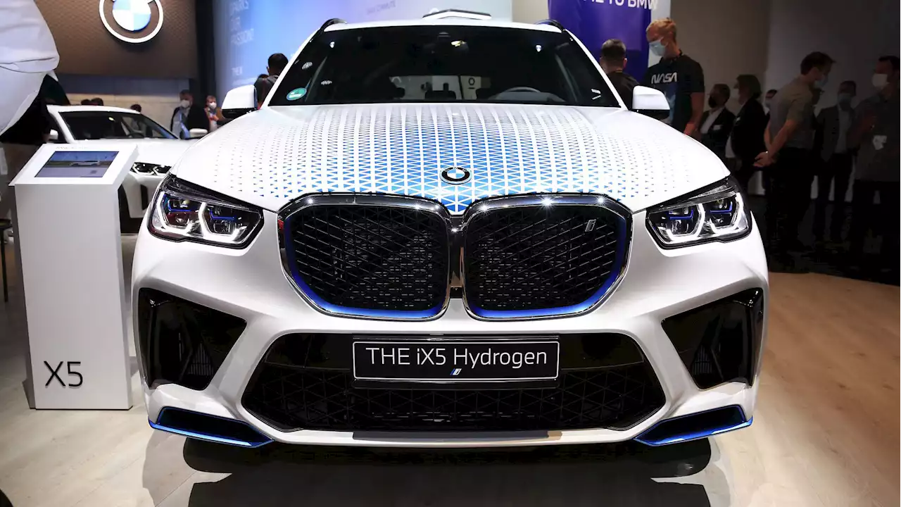 Hydrogen, Not Electric, Will Be “Hippest Thing To Drive” Says BMW Boss | Carscoops