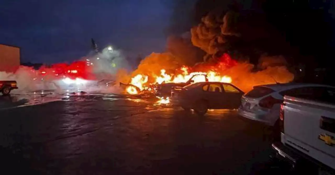 2 killed in small plane crash at Ohio car dealership, authorities say