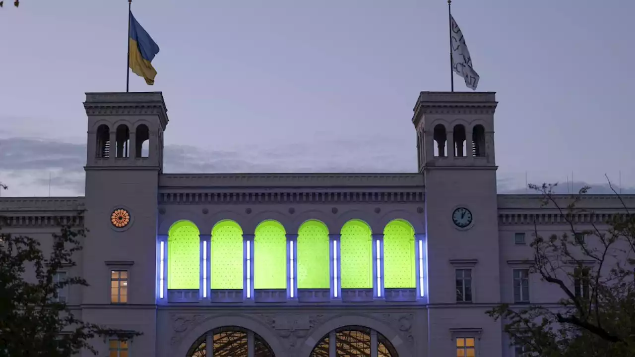 Hamburger Bahnhof schaltet in Energiekrise Lichtkunstwerk ab