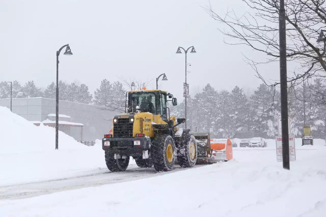 ODOT, the Ohio Turnpike prepare for winter snow removal, as first flurries of the season could fly this week