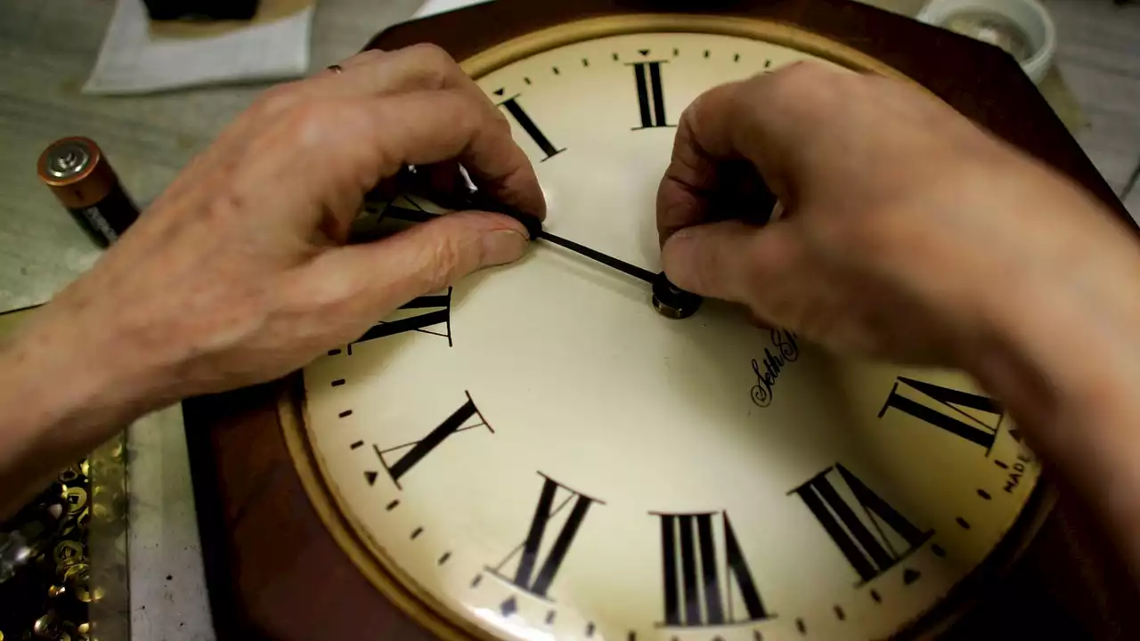 Committee chaired by Illinois congresswoman stalls Daylight Saving Time bill