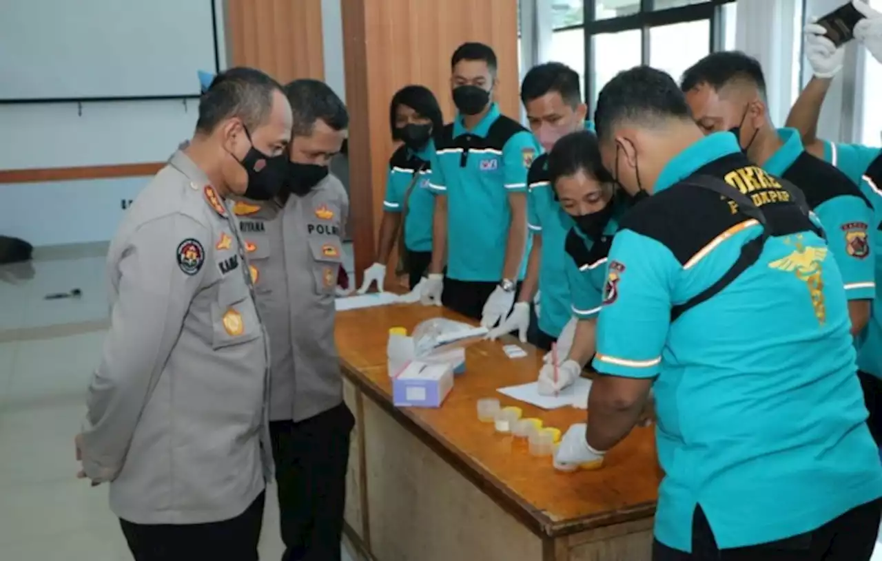 Cegah Penyalahgunaan Narkoba, Anggota Polda Papua Jalani Tes Urine