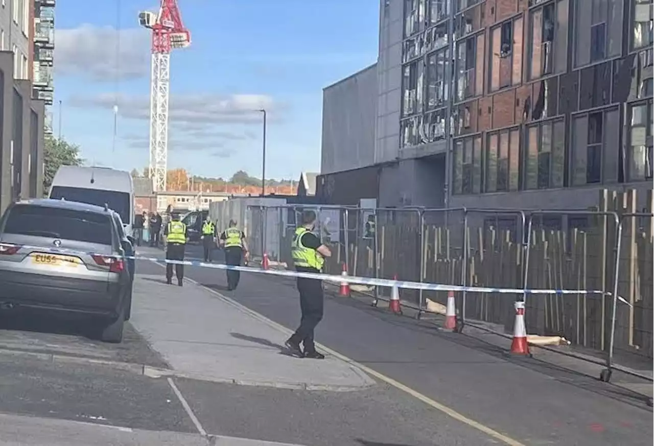 Live updates as bomb squad called to Leeds city centre and people evacuated