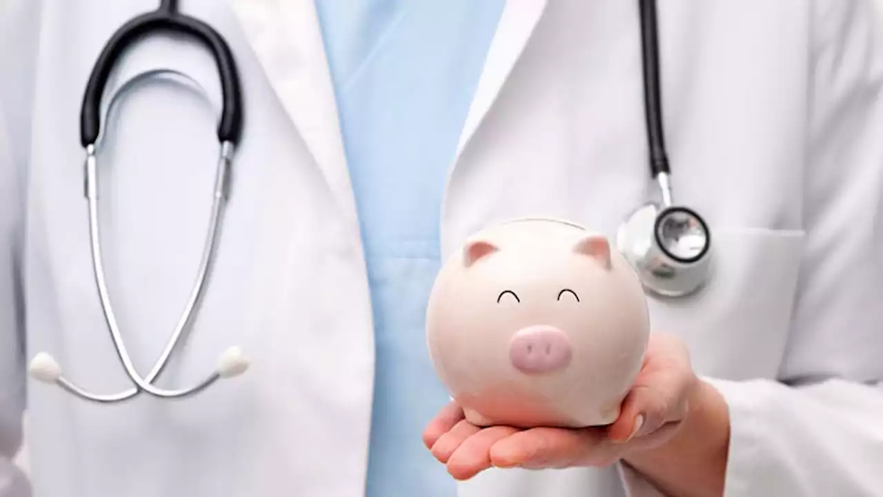 Are Doctors Savers or Spenders?