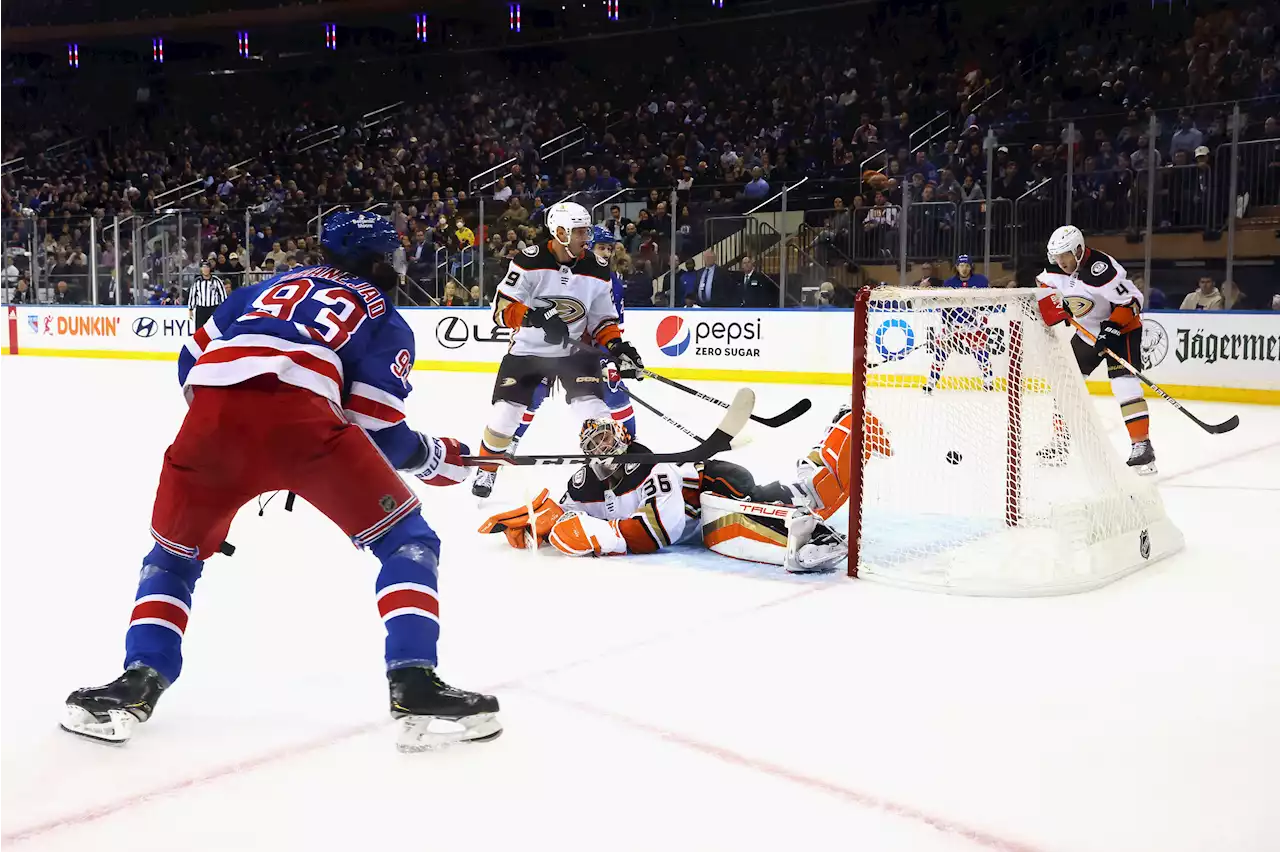 Rangers power play looks automatic in win over Ducks