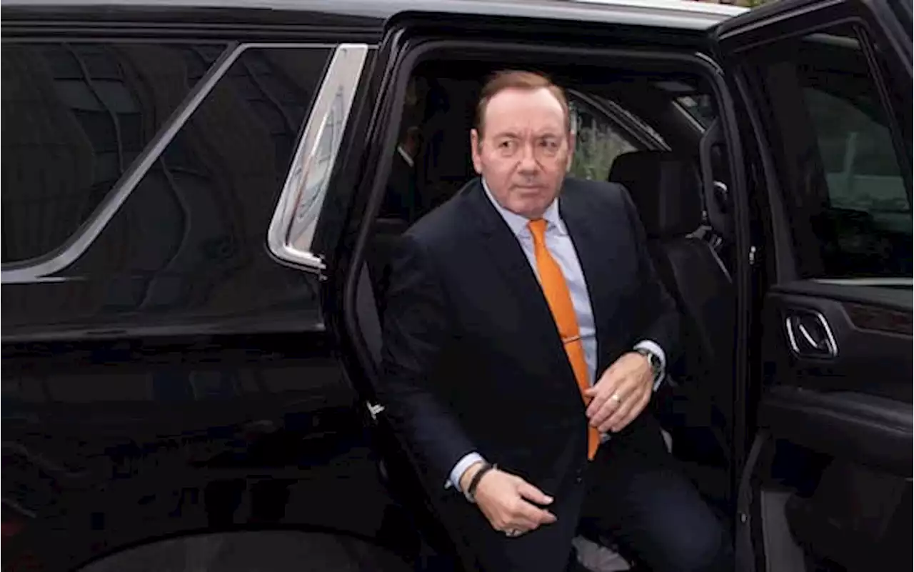 Processo a Kevin Spacey, accuse archiviate in parte