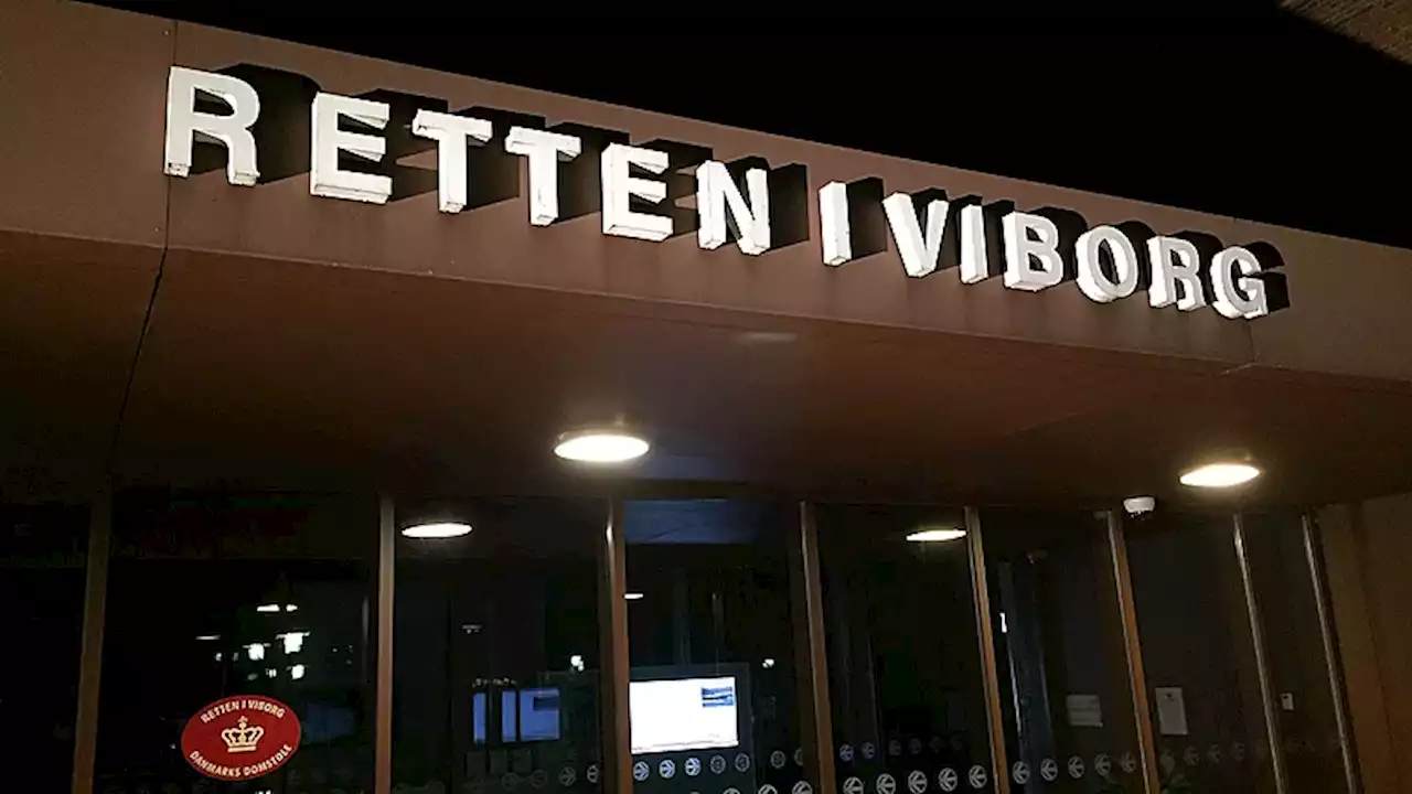 Mand satte ild til nabohus og truede vidner: Det er gået ud over hele lokalsamfundet, siger anklager | TV MIDTVEST