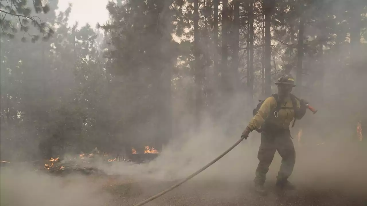 Thousands evacuated in Washington state as 71 large fires burn in U.S.