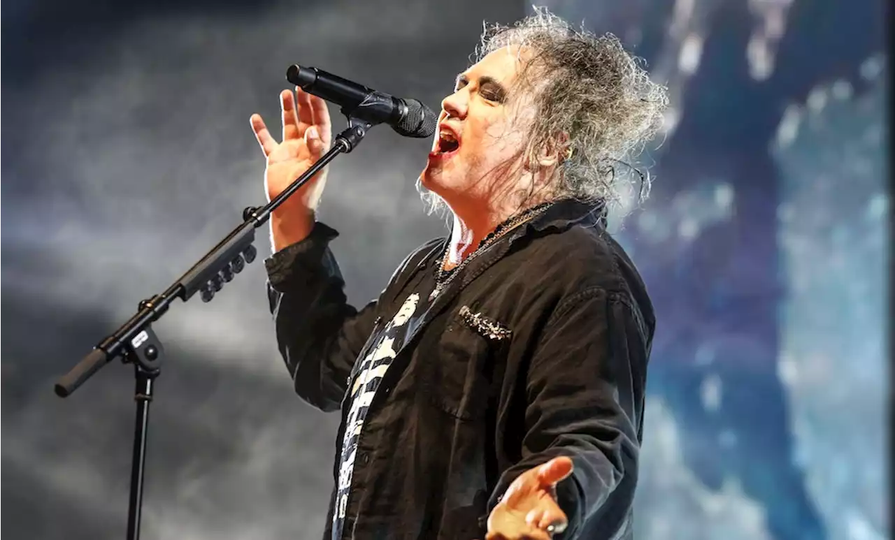 Weltuntergang mit verschmiertem Lippenstift: The Cure in der Mercedes-Benz-Arena