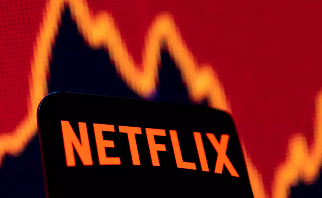 Netflix will begin charging 'extra user' fees early next year | Engadget