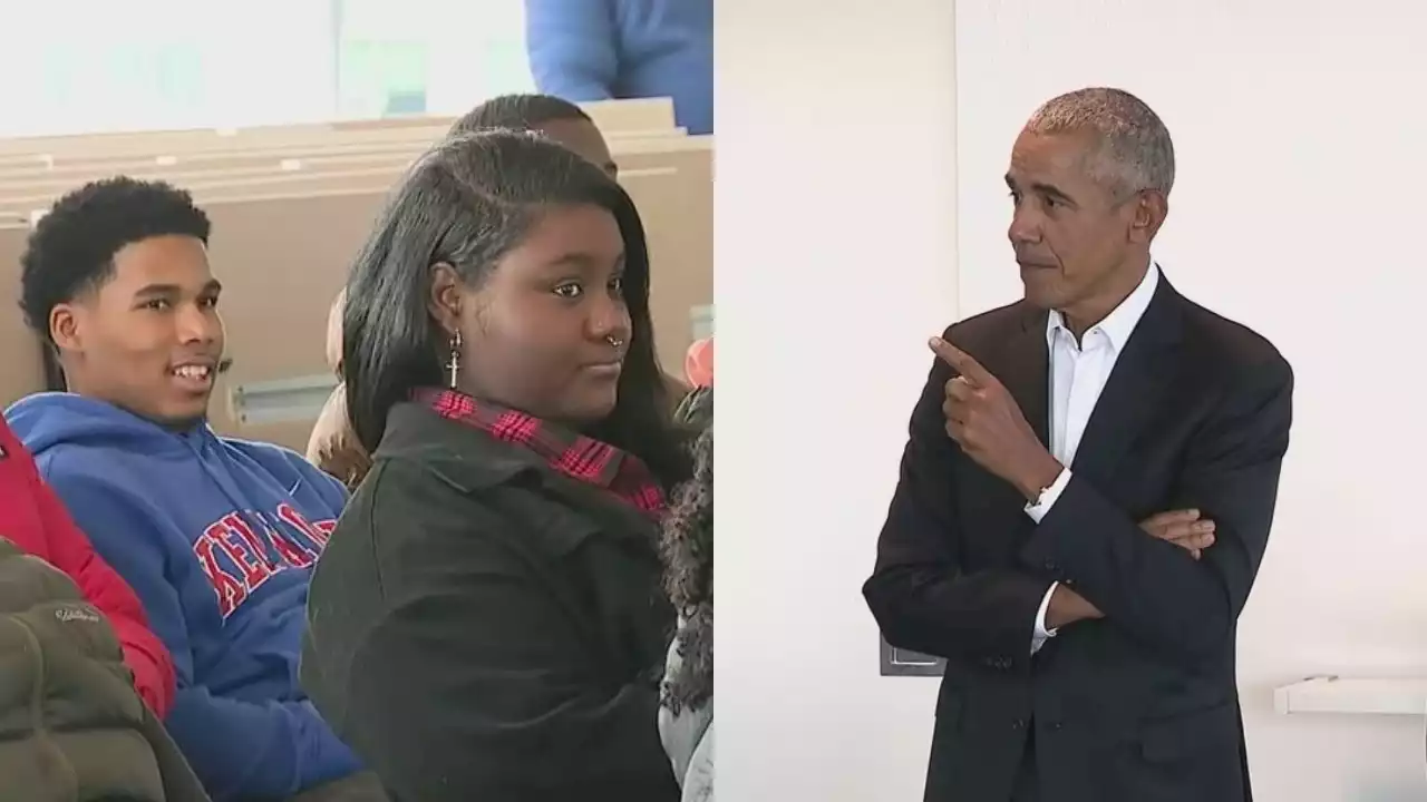 Obama surprises students in Chicago's Hyde Park neighborhood