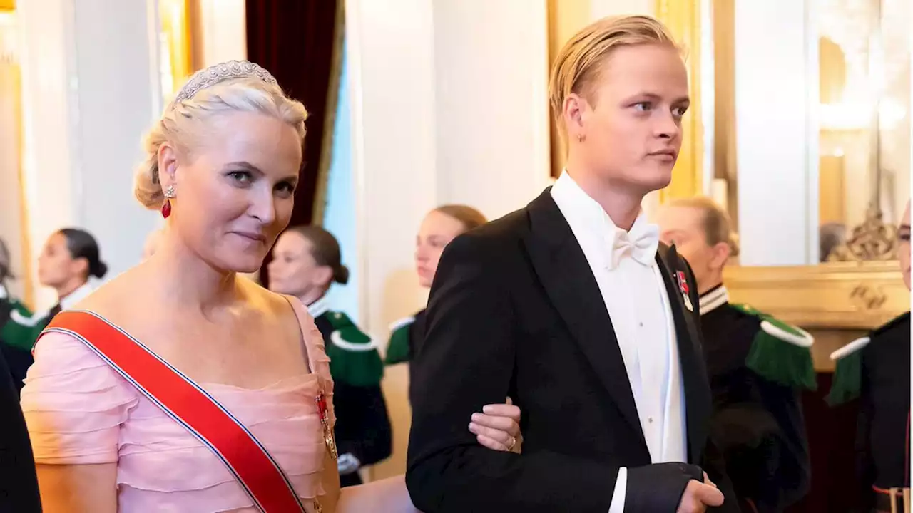 Prinzessin Mette-Marit: Pikant! Freundin Nora postet hüllenloses Bettfoto von Sohn Marius