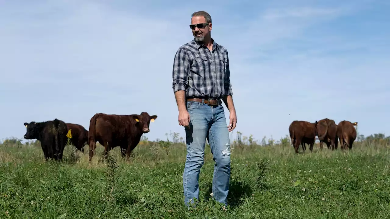 Ex-Colts Hunter Smith now regenerative farmer in Zionsville: 'I feel so alive out here'