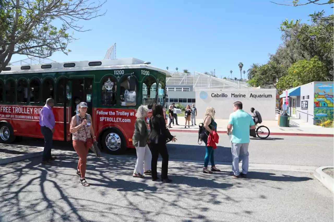 State representatives tour San Pedro’s arts, entertainment district