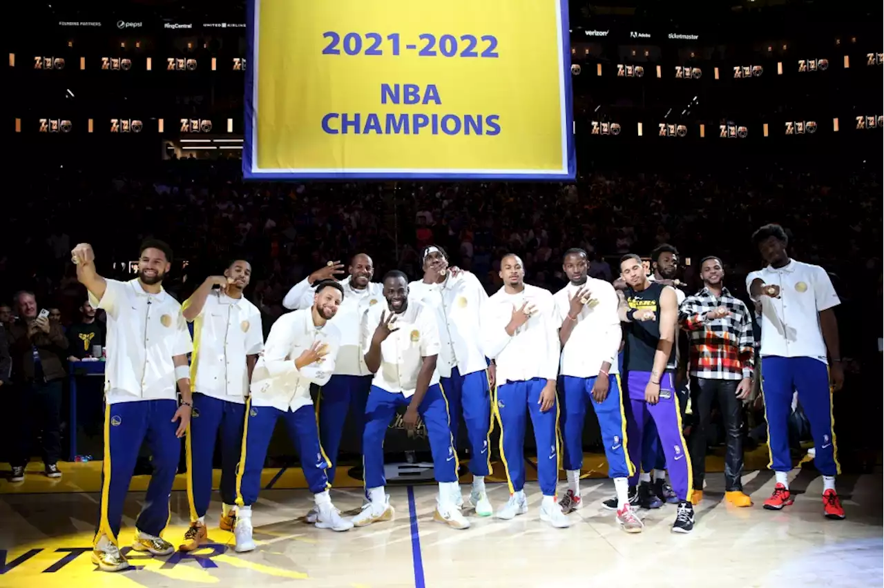 Warriors celebrate 2022 title one last time with rings, banner unveiling ahead of season opener