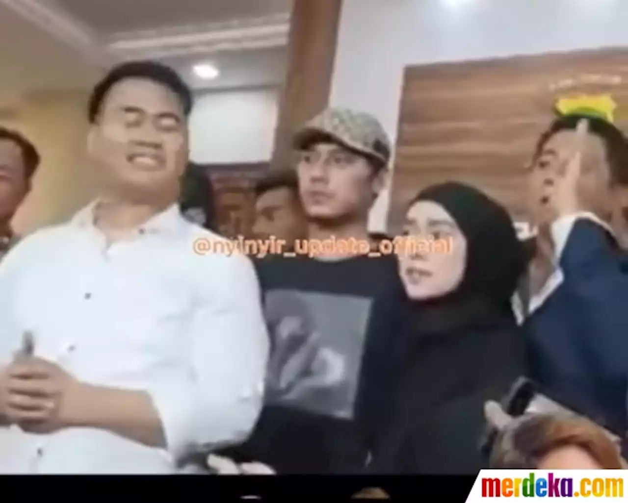 Foto : Usai Kasus KDRT, Ini Momen Lesti-Billar Pamer Kemesraan Kembali, Peluk dan Cium | merdeka.com