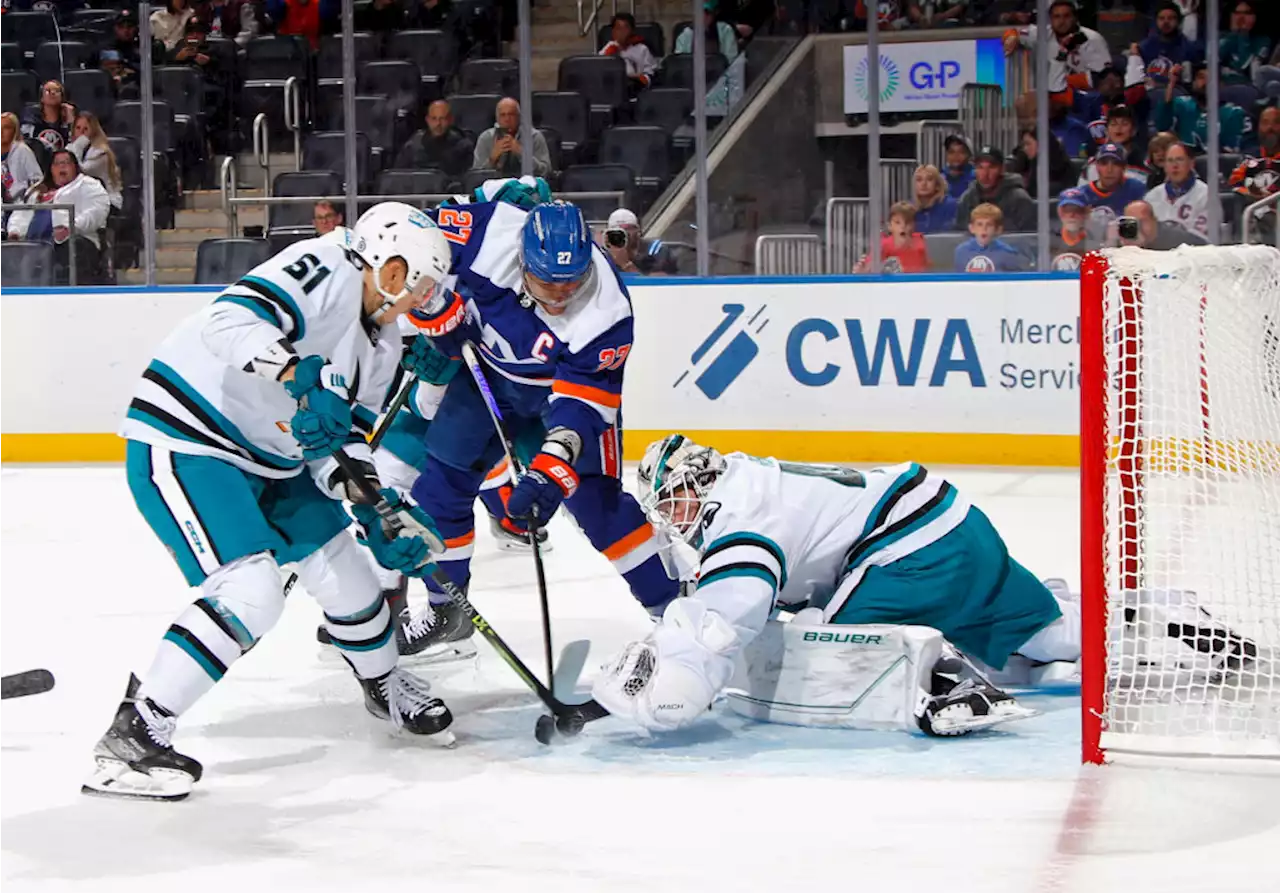 Oliver Wahlstrom Scores Twice, Islanders Beat Sharks 5-2