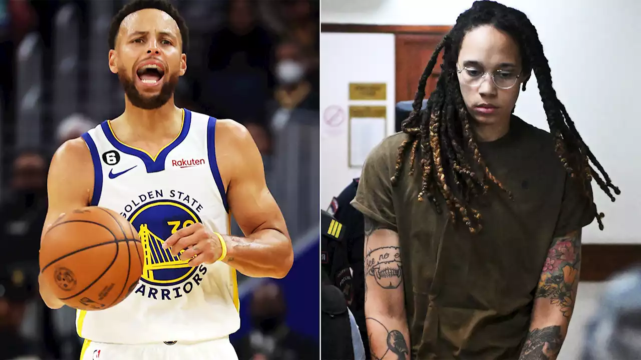 Steph Curry Brings Attention to Brittney Griner During Warriors' Ring Ceremony