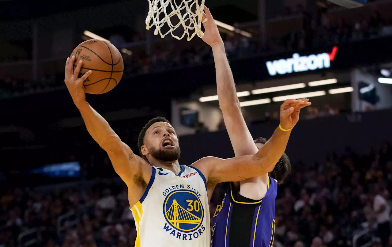 Stephen Curry’s big night propels Warriors past LeBron’s Lakers