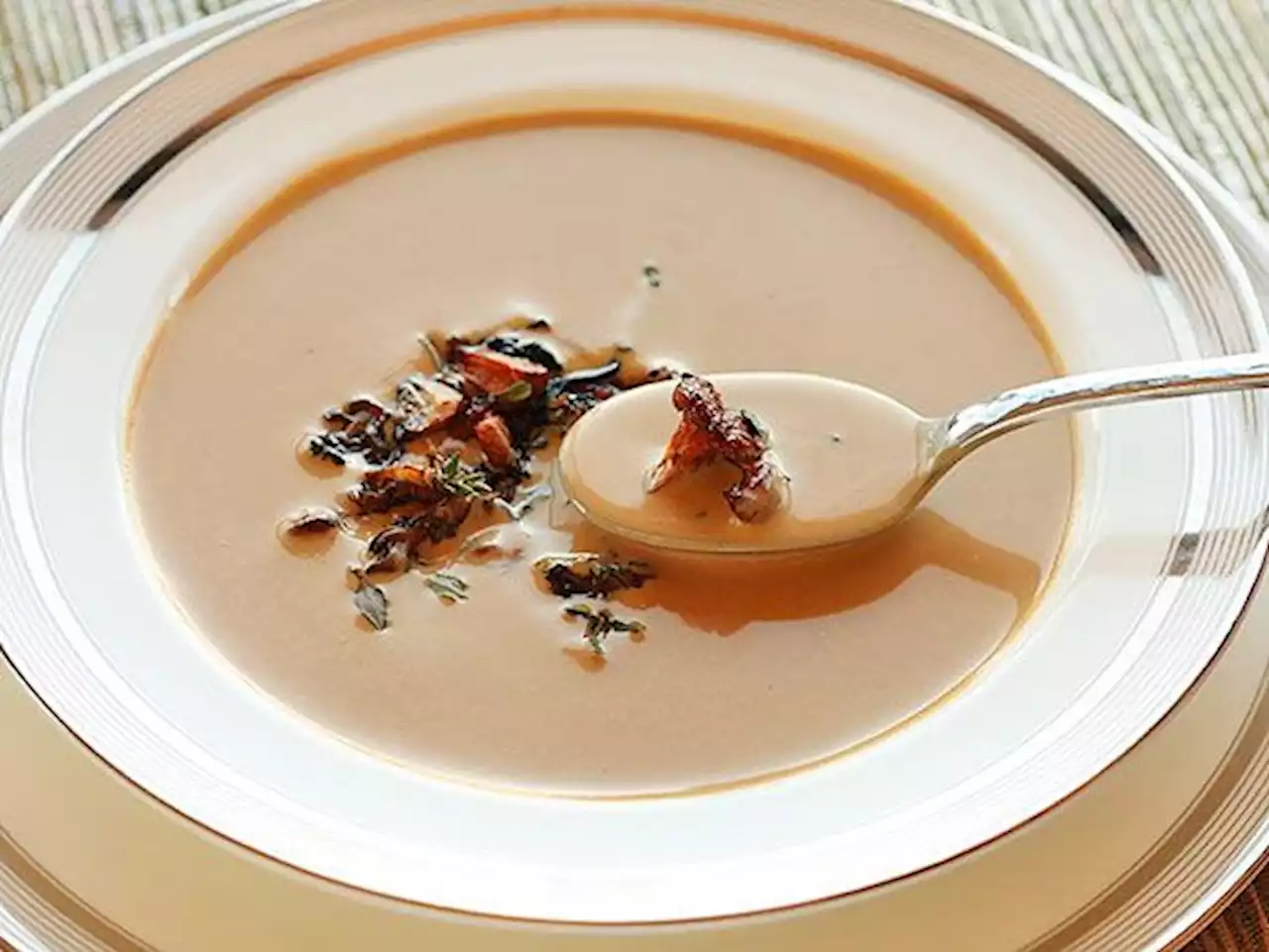 Creamy Chanterelle Mushroom Soup Recipe