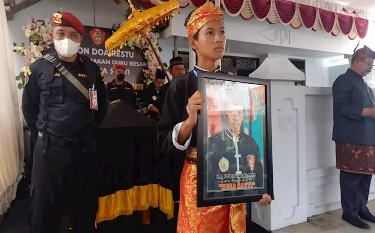 Makam Pendiri Perguruan Silat Kera Sakti Dipindah dari Madiun ke Caruban