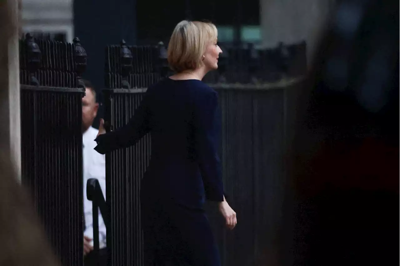 The damage to Liz Truss is irreparable, trying to cling on will only prolong her suffering