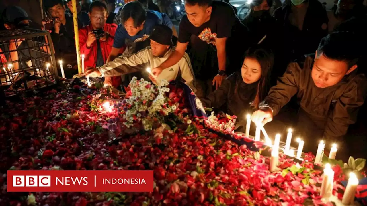 Tragedi usai pertandingan Arema-Persebaya, salah satu bencana terbesar sepak bola, dalam gambar - BBC News Indonesia