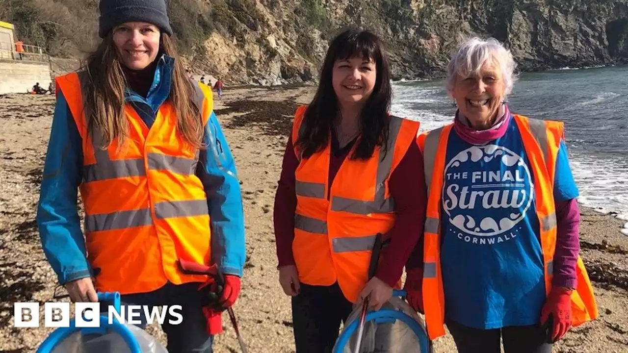 Cornwall beach cleaners join forces for clean-up