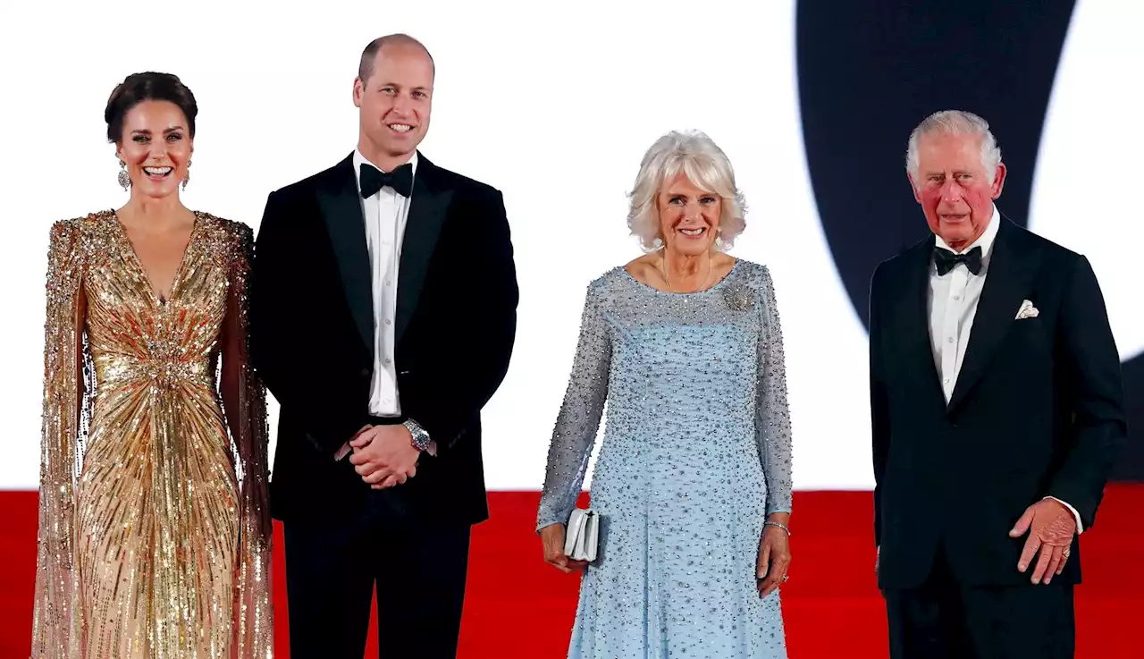A new portrait of King Charles, Camilla, William, and Kate Middleton contains rare royal PDA | Businessinsider