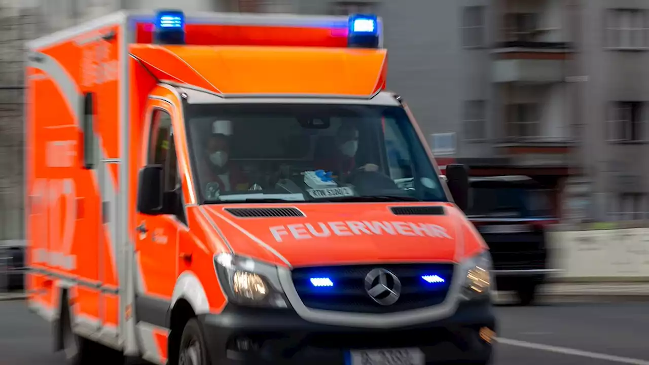 Unfall in Lübars: Rollerfahrer verliert Kontrolle und verletzt sich schwer