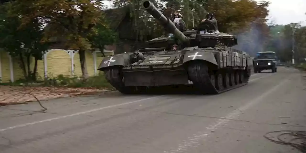 Russia withdraws troops after Ukraine encircles key city