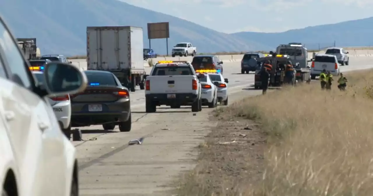 2 people killed in crash on I-215