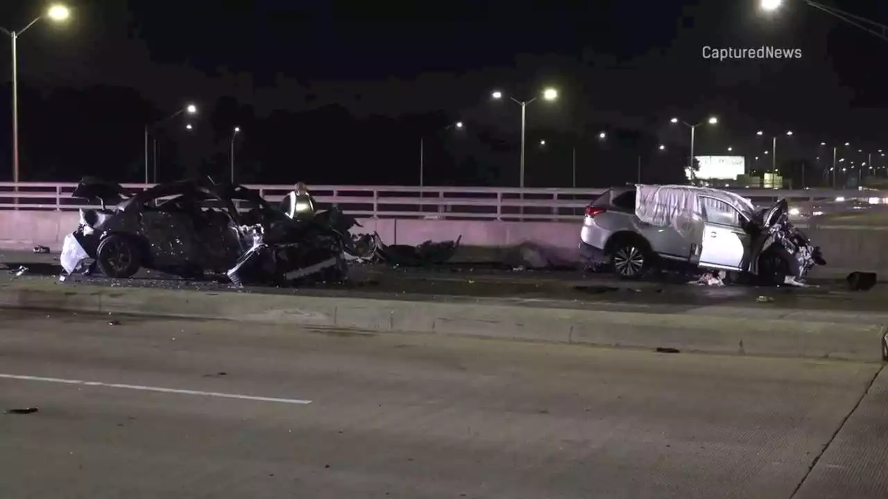 Markham police: 2 killed, 2 injured in overnight crash on 159th Street