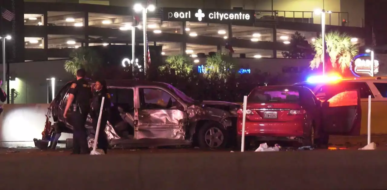 Harris County deputies in critical condition after off-duty car crash on Katy Freeway