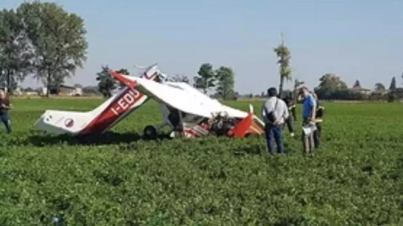 Cade aereo ultraleggero nel Mantovano, un morto e tre feriti