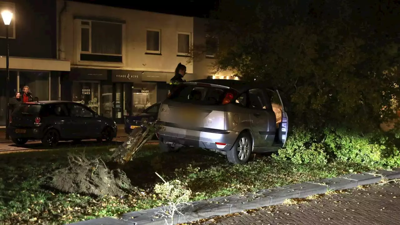 112-nieuws: automobilist crasht in Son • brand bij oude molen in Gilze