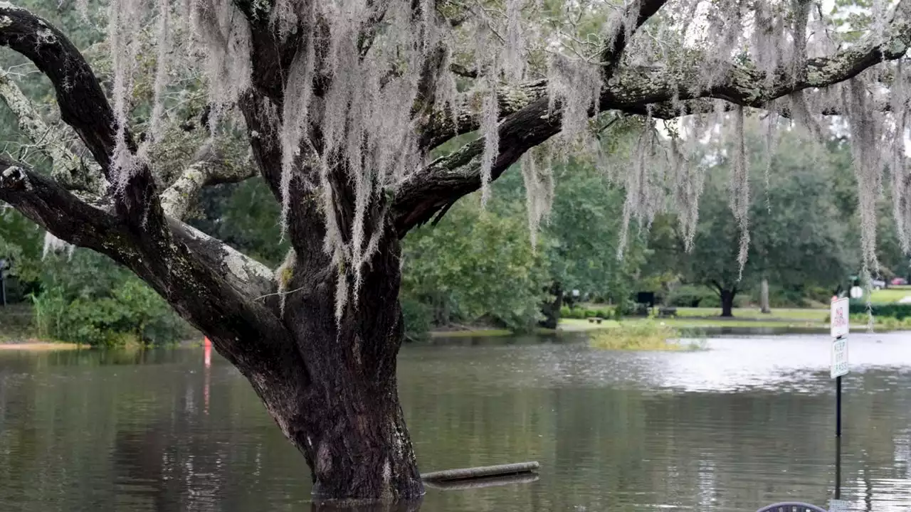 Ian brings flooding rains and strong winds to Florida and the Mid-Atlantic