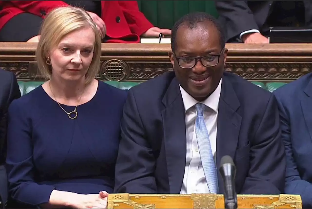 Nadine Dorries accuses Liz Truss of 'throwing Kwasi Kwarteng under the bus' with tax cuts claim