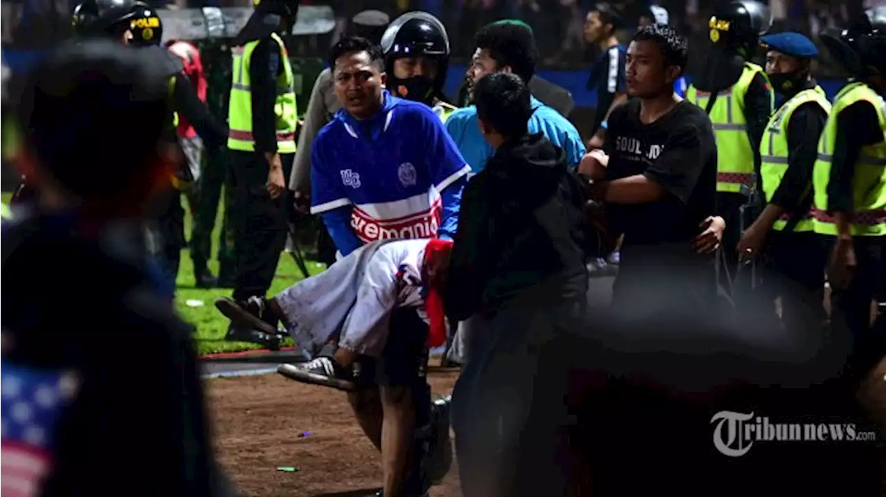 BREAKING NEWS: Kerusuhan di Stadion Kanjuruhan, 127 Orang Meninggal, 2 di Antaranya Anggota Polisi - Tribunnews.com