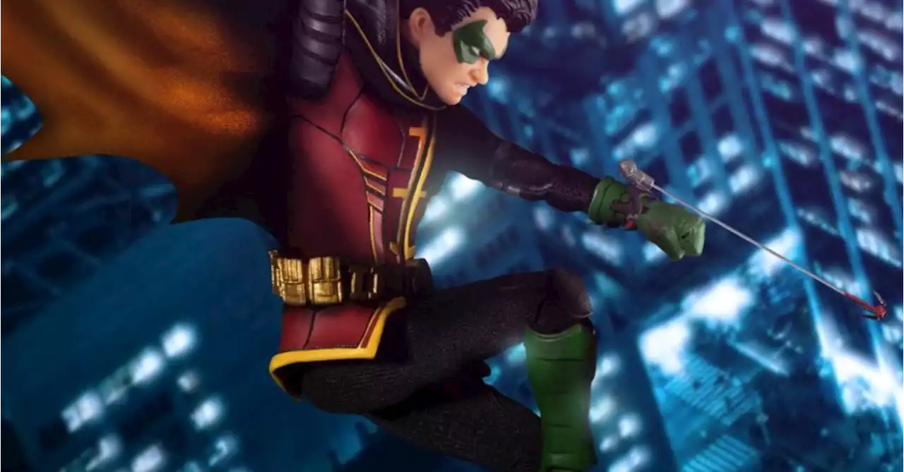 DC Comics Damian Wayne Robin Takes the Fight to Mezco Toyz