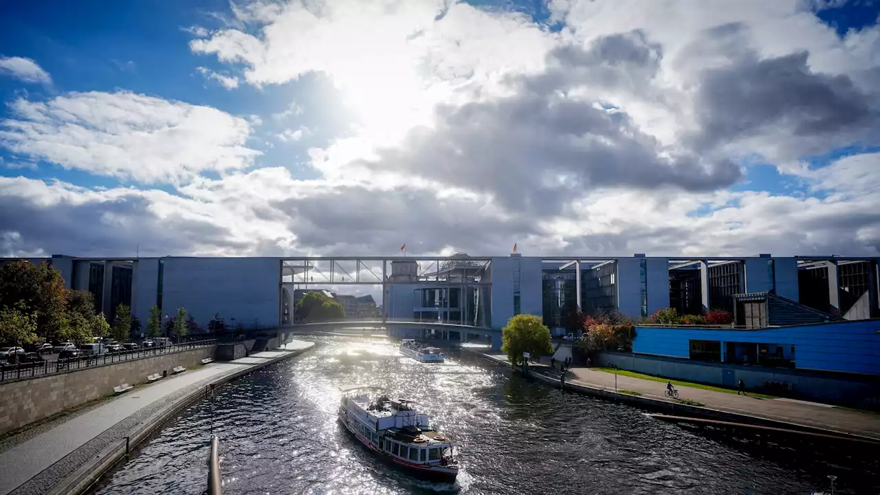 Erst viel Sonne, dann Regen und Gewitter in Berlin und Brandenburg